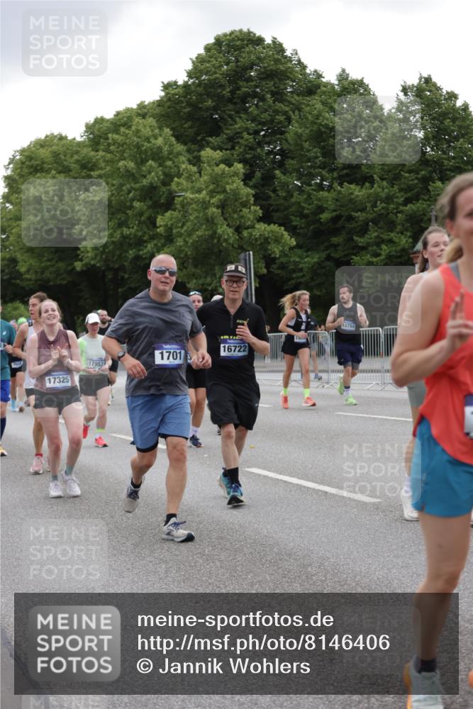 29.06.2025 - hella hamburg halbmarathon Jannik Wohlers http://msf.ph/oto/8146406 29.06.2025 10:47:42 Lombardsbrücke 1157, 1174, 1175, 1392, 1645, 1701, 2037, 2163, 2197, 2418, 2650, 2756, 2958, 3468, 3504, 3679, 3933, 4327, 4588, 4856, 5585, 5952, 7240, 7393, 7394, 7916, 8521, 8774, 9356, 9921, 10145, 10777, 10794, 11548, 11742, 11781, 12104, 12157, 12480, 12932, 13377, 13529, 13675, 13861, 14050, 15357, 15541, 15730, 15743, 16141, 16722, 17325, 17339, 17562, 17563, 17957, 18001, 18248, 18262, 18352, 18480, 19101 meine-sportfotos.de