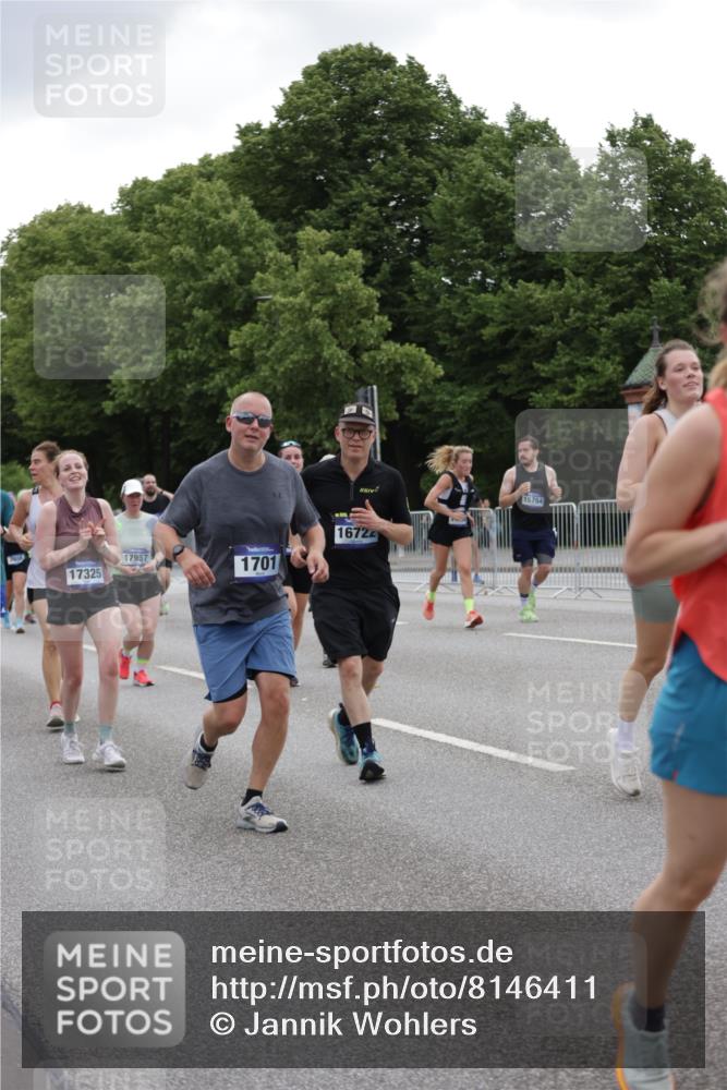 29.06.2025 - hella hamburg halbmarathon Jannik Wohlers http://msf.ph/oto/8146411 29.06.2025 10:47:42 Lombardsbrücke 1157, 1174, 1175, 1392, 1645, 1701, 2037, 2163, 2197, 2418, 2650, 2756, 2958, 3468, 3504, 3679, 3933, 4327, 4588, 4856, 5585, 5952, 7240, 7393, 7394, 7916, 8521, 8774, 9356, 9921, 10145, 10777, 10794, 11548, 11742, 11781, 12104, 12157, 12480, 12932, 13377, 13529, 13675, 13861, 14050, 15357, 15541, 15730, 15743, 16141, 16722, 17325, 17339, 17562, 17563, 17957, 18001, 18248, 18262, 18352, 18480, 19101 meine-sportfotos.de