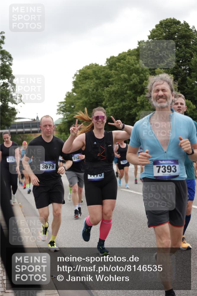 29.06.2025 - hella hamburg halbmarathon Jannik Wohlers http://msf.ph/oto/8146535 29.06.2025 10:47:46 Lombardsbrücke 1157, 1174, 1175, 1645, 1701, 2037, 2163, 2418, 2650, 2756, 2958, 3320, 3468, 3504, 3679, 3933, 4327, 4588, 5585, 5781, 5952, 6143, 7393, 7394, 7532, 7916, 8521, 9356, 9775, 9921, 10145, 10777, 10794, 11548, 11742, 11781, 12104, 12157, 12439, 12480, 12932, 13377, 13529, 13675, 13861, 14050, 15357, 15743, 16141, 16722, 16965, 17325, 17339, 17562, 17563, 17957, 18001, 18248, 18262, 18352, 18480, 19101 meine-sportfotos.de