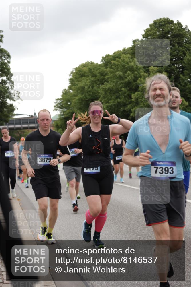 29.06.2025 - hella hamburg halbmarathon Jannik Wohlers http://msf.ph/oto/8146537 29.06.2025 10:47:46 Lombardsbrücke 1157, 1174, 1175, 1645, 1701, 2037, 2163, 2418, 2650, 2756, 2958, 3320, 3468, 3504, 3679, 3933, 4327, 4588, 5585, 5781, 5952, 6143, 7393, 7394, 7532, 7916, 8521, 9356, 9775, 9921, 10145, 10777, 10794, 11548, 11742, 11781, 12104, 12157, 12439, 12480, 12932, 13377, 13529, 13675, 13861, 14050, 15357, 15743, 16141, 16722, 16965, 17325, 17339, 17562, 17563, 17957, 18001, 18248, 18262, 18352, 18480, 19101 meine-sportfotos.de