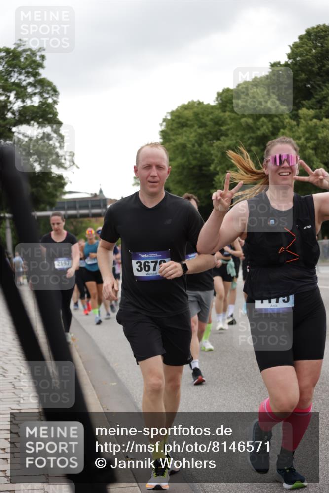 29.06.2025 - hella hamburg halbmarathon Jannik Wohlers http://msf.ph/oto/8146571 29.06.2025 10:47:46 Lombardsbrücke 1157, 1174, 1175, 1645, 1701, 2037, 2163, 2418, 2650, 2756, 2958, 3320, 3468, 3504, 3679, 3933, 4327, 4588, 5585, 5781, 5952, 6143, 7393, 7394, 7532, 7916, 8521, 9356, 9775, 9921, 10145, 10777, 10794, 11548, 11742, 11781, 12104, 12157, 12439, 12480, 12932, 13377, 13529, 13675, 13861, 14050, 15357, 15743, 16141, 16722, 16965, 17325, 17339, 17562, 17563, 17957, 18001, 18248, 18262, 18352, 18480, 19101 meine-sportfotos.de