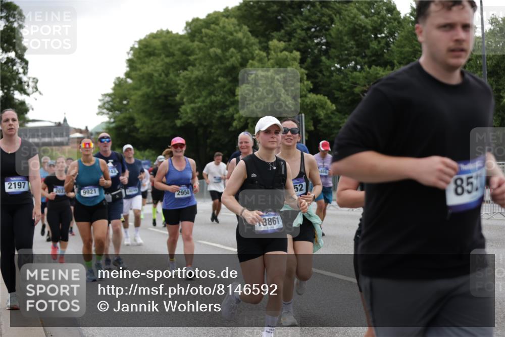 29.06.2025 - hella hamburg halbmarathon Jannik Wohlers http://msf.ph/oto/8146592 29.06.2025 10:47:49 Lombardsbrücke 1157, 1174, 1175, 1645, 1701, 2037, 2163, 2418, 2650, 2756, 2958, 3320, 3468, 3504, 3679, 3933, 4327, 4588, 5585, 5781, 5952, 6143, 7393, 7394, 7532, 8521, 8948, 9775, 9921, 10145, 10777, 10794, 11548, 11742, 11781, 12104, 12192, 12439, 12932, 13377, 13529, 13675, 13861, 14050, 15357, 15743, 16141, 16368, 16722, 16965, 17325, 17339, 17957, 18001, 18248, 18262, 18352, 18480, 19101 meine-sportfotos.de