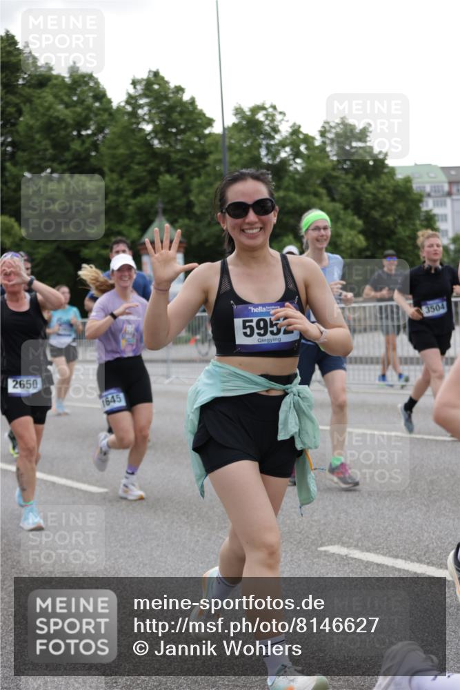 29.06.2025 - hella hamburg halbmarathon Jannik Wohlers http://msf.ph/oto/8146627 29.06.2025 10:47:50 Lombardsbrücke 1157, 1174, 1175, 1645, 1701, 2037, 2195, 2418, 2475, 2650, 2756, 2909, 2958, 3320, 3468, 3504, 3679, 3933, 4327, 4588, 5585, 5781, 5952, 6143, 7393, 7394, 7532, 8521, 8948, 9775, 9921, 10145, 10794, 11548, 11742, 11781, 12022, 12104, 12192, 12439, 12932, 13377, 13529, 13559, 13675, 13861, 14050, 15743, 16141, 16368, 16722, 16965, 17325, 17339, 17957, 18001, 18248, 18262, 18352, 18480, 19101 meine-sportfotos.de
