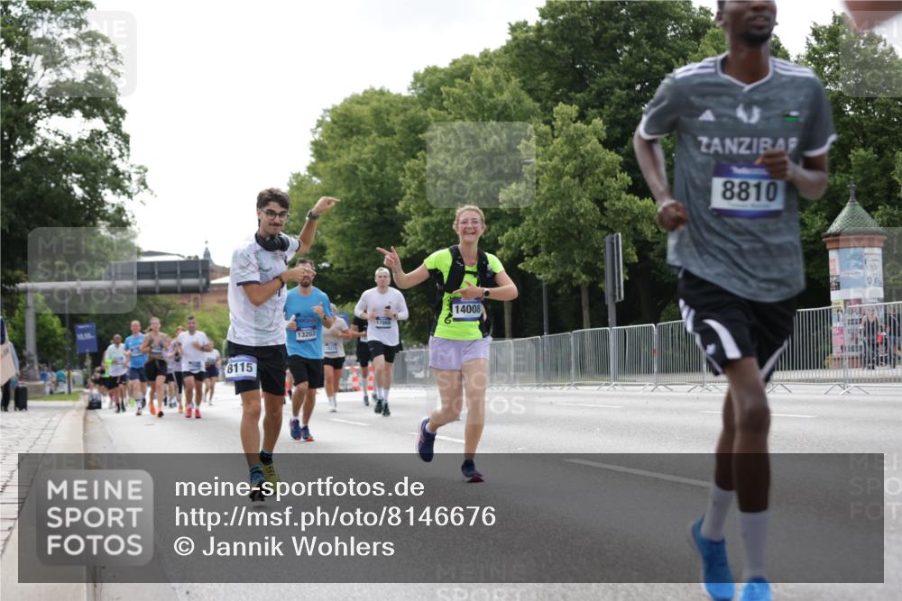 29.06.2025 - hella hamburg halbmarathon Jannik Wohlers http://msf.ph/oto/8146676 29.06.2025 10:11:10 Lombardsbrücke 1531, 1866, 4227, 8115, 8807, 8810, 10372, 10428, 11321, 11755, 13203, 13939, 14008, 15797, 15945, 17080, 17866, 18278, 18382, 19172 meine-sportfotos.de