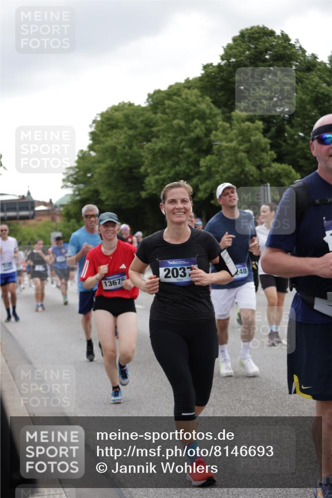 29.06.2025 - hella hamburg halbmarathon Jannik Wohlers http://msf.ph/oto/8146693 29.06.2025 10:47:53 Lombardsbrücke 1157, 1174, 1175, 1645, 2037, 2195, 2418, 2475, 2627, 2650, 2756, 2909, 2958, 3320, 3504, 3679, 3933, 4327, 4588, 5585, 5781, 5952, 6143, 7393, 7394, 7532, 8521, 8948, 9775, 9921, 10145, 11742, 11781, 12022, 12104, 12152, 12192, 12439, 12452, 12932, 13377, 13529, 13559, 13675, 13861, 14050, 15743, 16141, 16368, 16669, 16693, 16935, 16965, 17930, 17957, 18248, 18480 meine-sportfotos.de