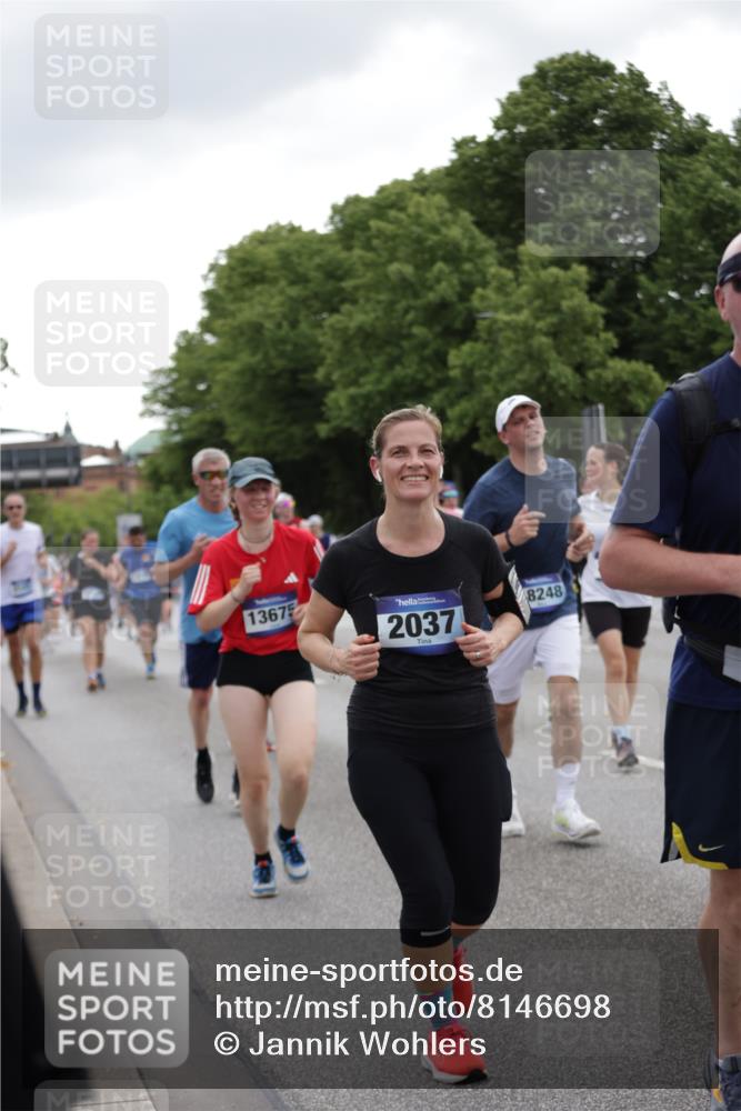 29.06.2025 - hella hamburg halbmarathon Jannik Wohlers http://msf.ph/oto/8146698 29.06.2025 10:47:53 Lombardsbrücke 1157, 1174, 1175, 1645, 2037, 2195, 2418, 2475, 2627, 2650, 2756, 2909, 2958, 3320, 3504, 3679, 3933, 4327, 4588, 5585, 5781, 5952, 6143, 7393, 7394, 7532, 8521, 8948, 9775, 9921, 10145, 11742, 11781, 12022, 12104, 12152, 12192, 12439, 12452, 12932, 13377, 13529, 13559, 13675, 13861, 14050, 15743, 16141, 16368, 16669, 16693, 16935, 16965, 17930, 17957, 18248, 18480 meine-sportfotos.de