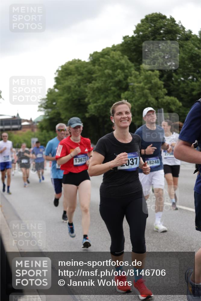 29.06.2025 - hella hamburg halbmarathon Jannik Wohlers http://msf.ph/oto/8146706 29.06.2025 10:47:53 Lombardsbrücke 1157, 1174, 1175, 1645, 2037, 2195, 2418, 2475, 2627, 2650, 2756, 2909, 2958, 3320, 3504, 3679, 3933, 4327, 4588, 5585, 5781, 5952, 6143, 7393, 7394, 7532, 8521, 8948, 9775, 9921, 10145, 11742, 11781, 12022, 12104, 12152, 12192, 12439, 12452, 12932, 13377, 13529, 13559, 13675, 13861, 14050, 15743, 16141, 16368, 16669, 16693, 16935, 16965, 17930, 17957, 18248, 18480 meine-sportfotos.de