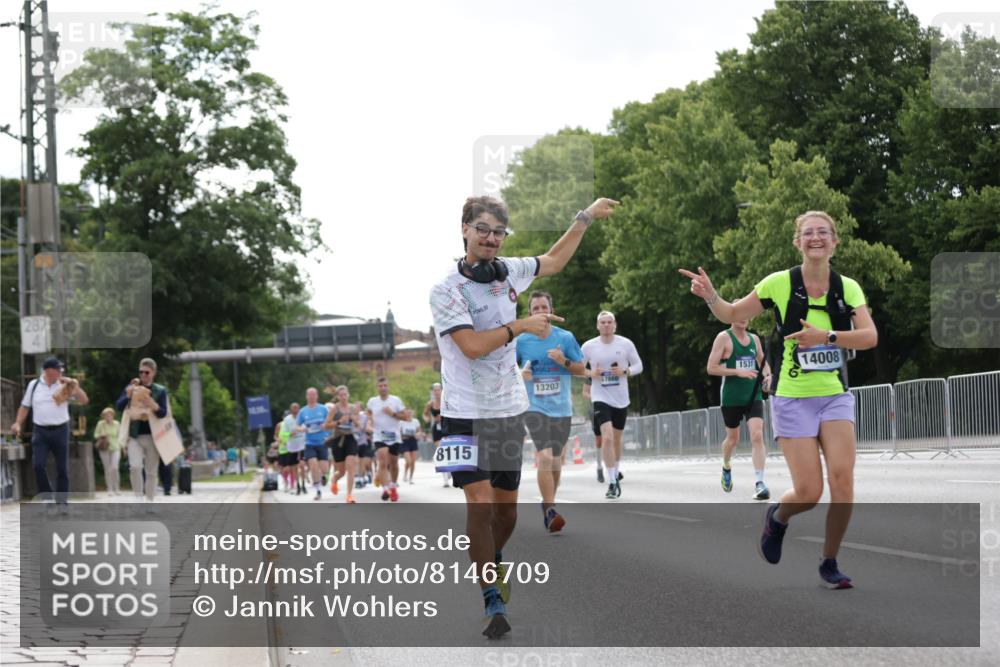 29.06.2025 - hella hamburg halbmarathon Jannik Wohlers http://msf.ph/oto/8146709 29.06.2025 10:11:10 Lombardsbrücke 1531, 1866, 4227, 8115, 8807, 8810, 10372, 10428, 11321, 11755, 13203, 13939, 14008, 15797, 15945, 17080, 17866, 18278, 18382, 19172 meine-sportfotos.de