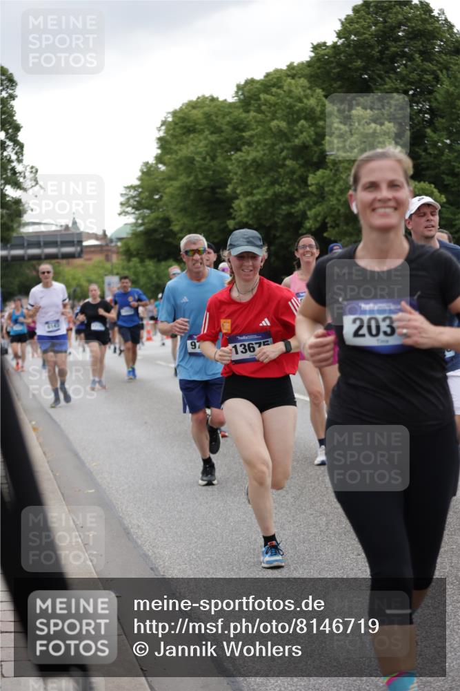 29.06.2025 - hella hamburg halbmarathon Jannik Wohlers http://msf.ph/oto/8146719 29.06.2025 10:47:54 Lombardsbrücke 1157, 1174, 1175, 1645, 2037, 2195, 2418, 2475, 2627, 2650, 2756, 2909, 2958, 3320, 3504, 3661, 3679, 3933, 4588, 5585, 5781, 5952, 6143, 7532, 8461, 8521, 8948, 9775, 9921, 10145, 11742, 11781, 12022, 12104, 12152, 12192, 12439, 12452, 12932, 13377, 13529, 13559, 13675, 13861, 14050, 15593, 15743, 16141, 16368, 16669, 16693, 16935, 16965, 17930, 18248, 18480 meine-sportfotos.de
