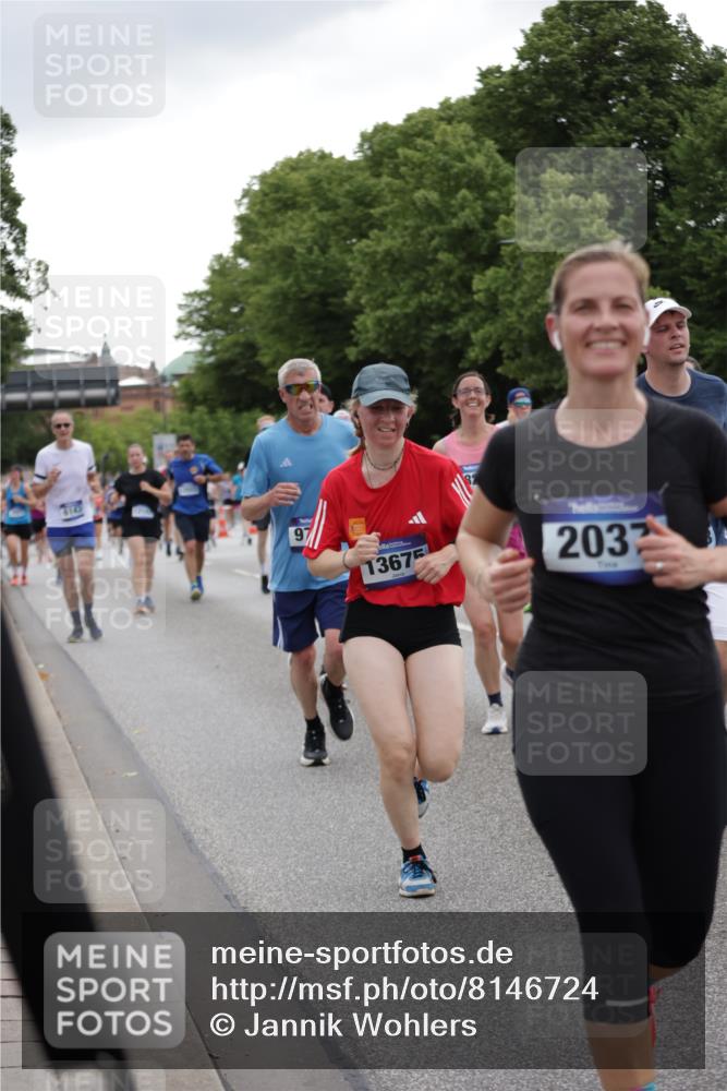 29.06.2025 - hella hamburg halbmarathon Jannik Wohlers http://msf.ph/oto/8146724 29.06.2025 10:47:54 Lombardsbrücke 1157, 1174, 1175, 1645, 2037, 2195, 2418, 2475, 2627, 2650, 2756, 2909, 2958, 3320, 3504, 3661, 3679, 3933, 4588, 5585, 5781, 5952, 6143, 7532, 8461, 8521, 8948, 9775, 9921, 10145, 11742, 11781, 12022, 12104, 12152, 12192, 12439, 12452, 12932, 13377, 13529, 13559, 13675, 13861, 14050, 15593, 15743, 16141, 16368, 16669, 16693, 16935, 16965, 17930, 18248, 18480 meine-sportfotos.de