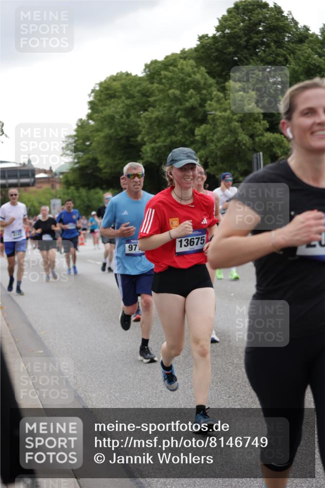 29.06.2025 - hella hamburg halbmarathon Jannik Wohlers http://msf.ph/oto/8146749 29.06.2025 10:47:54 Lombardsbrücke 1157, 1174, 1175, 1645, 2037, 2195, 2418, 2475, 2627, 2650, 2756, 2909, 2958, 3320, 3504, 3661, 3679, 3933, 4588, 5585, 5781, 5952, 6143, 7532, 8461, 8521, 8948, 9775, 9921, 10145, 11742, 11781, 12022, 12104, 12152, 12192, 12439, 12452, 12932, 13377, 13529, 13559, 13675, 13861, 14050, 15593, 15743, 16141, 16368, 16669, 16693, 16935, 16965, 17930, 18248, 18480 meine-sportfotos.de
