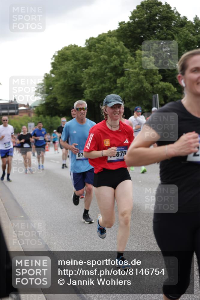 29.06.2025 - hella hamburg halbmarathon Jannik Wohlers http://msf.ph/oto/8146754 29.06.2025 10:47:54 Lombardsbrücke 1157, 1174, 1175, 1645, 2037, 2195, 2418, 2475, 2627, 2650, 2756, 2909, 2958, 3320, 3504, 3661, 3679, 3933, 4588, 5585, 5781, 5952, 6143, 7532, 8461, 8521, 8948, 9775, 9921, 10145, 11742, 11781, 12022, 12104, 12152, 12192, 12439, 12452, 12932, 13377, 13529, 13559, 13675, 13861, 14050, 15593, 15743, 16141, 16368, 16669, 16693, 16935, 16965, 17930, 18248, 18480 meine-sportfotos.de