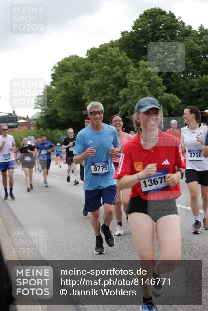 29.06.2025 - hella hamburg halbmarathon Jannik Wohlers http://msf.ph/oto/8146771 29.06.2025 10:47:54 Lombardsbrücke 1157, 1174, 1175, 1645, 2037, 2195, 2418, 2475, 2627, 2650, 2756, 2909, 2958, 3320, 3504, 3661, 3679, 3933, 4588, 5585, 5781, 5952, 6143, 7532, 8461, 8521, 8948, 9775, 9921, 10145, 11742, 11781, 12022, 12104, 12152, 12192, 12439, 12452, 12932, 13377, 13529, 13559, 13675, 13861, 14050, 15593, 15743, 16141, 16368, 16669, 16693, 16935, 16965, 17930, 18248, 18480 meine-sportfotos.de