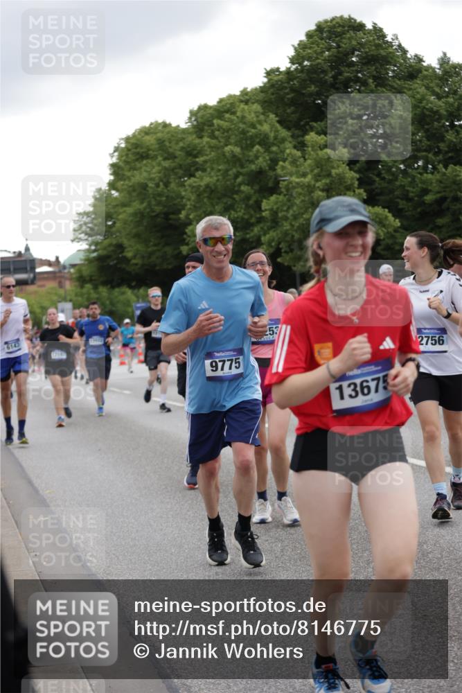 29.06.2025 - hella hamburg halbmarathon Jannik Wohlers http://msf.ph/oto/8146775 29.06.2025 10:47:54 Lombardsbrücke 1157, 1174, 1175, 1645, 2037, 2195, 2418, 2475, 2627, 2650, 2756, 2909, 2958, 3320, 3504, 3661, 3679, 3933, 4588, 5585, 5781, 5952, 6143, 7532, 8461, 8521, 8948, 9775, 9921, 10145, 11742, 11781, 12022, 12104, 12152, 12192, 12439, 12452, 12932, 13377, 13529, 13559, 13675, 13861, 14050, 15593, 15743, 16141, 16368, 16669, 16693, 16935, 16965, 17930, 18248, 18480 meine-sportfotos.de