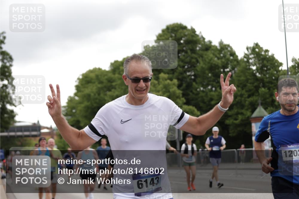 29.06.2025 - hella hamburg halbmarathon Jannik Wohlers http://msf.ph/oto/8146802 29.06.2025 10:48:00 Lombardsbrücke 1645, 2037, 2195, 2418, 2475, 2627, 2756, 2909, 3224, 3320, 3504, 3661, 3933, 4588, 5585, 5781, 6143, 7532, 8461, 8948, 9775, 9921, 10059, 10145, 12022, 12104, 12152, 12192, 12439, 12452, 12932, 13377, 13529, 13559, 13675, 13861, 13914, 15489, 15593, 15715, 15743, 16141, 16368, 16669, 16693, 16935, 16965, 17631, 17930, 18248, 18967 meine-sportfotos.de