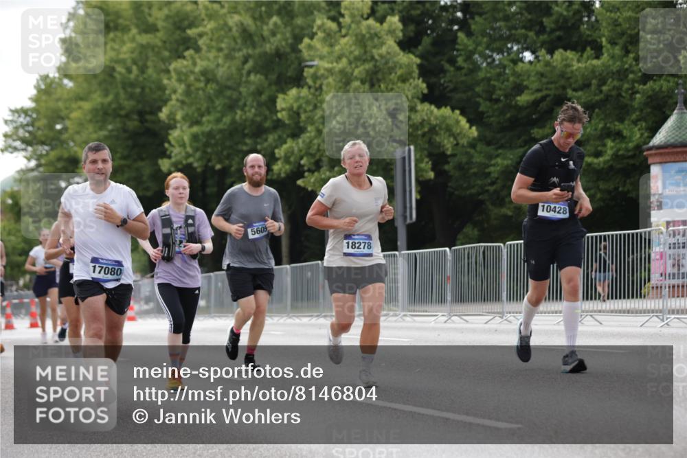 29.06.2025 - hella hamburg halbmarathon Jannik Wohlers http://msf.ph/oto/8146804 29.06.2025 10:11:16 Lombardsbrücke 1328, 1531, 1866, 1992, 3363, 4227, 5605, 7571, 8115, 8807, 8810, 9428, 10428, 11321, 11507, 12473, 13177, 13203, 13939, 14008, 14384, 15945, 17080, 17638, 17866, 18278 meine-sportfotos.de