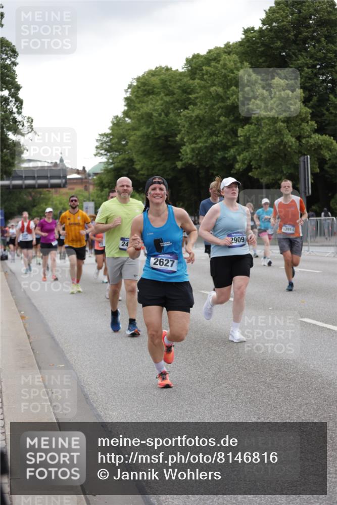 29.06.2025 - hella hamburg halbmarathon Jannik Wohlers http://msf.ph/oto/8146816 29.06.2025 10:48:01 Lombardsbrücke 1645, 2037, 2195, 2475, 2627, 2756, 2909, 3224, 3320, 3504, 3661, 3933, 4588, 5585, 5781, 6143, 7532, 8461, 8948, 9775, 9787, 10059, 10145, 12022, 12104, 12152, 12192, 12439, 12452, 12932, 13559, 13675, 13814, 13861, 13914, 15489, 15593, 15715, 15743, 16368, 16669, 16693, 16935, 16965, 17631, 17930, 18248, 18967 meine-sportfotos.de