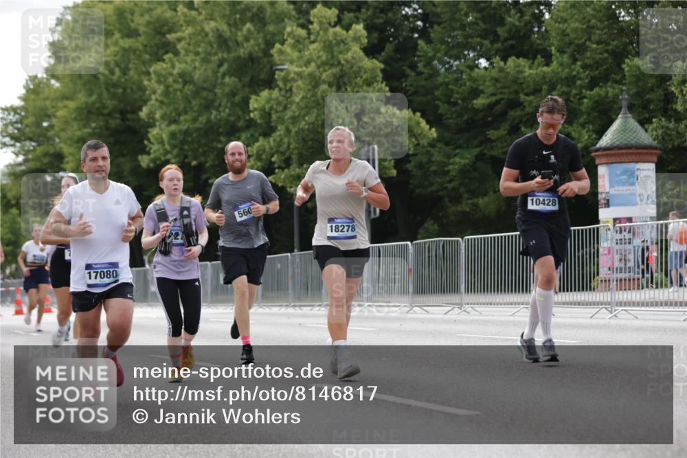 29.06.2025 - hella hamburg halbmarathon Jannik Wohlers http://msf.ph/oto/8146817 29.06.2025 10:11:16 Lombardsbrücke 1328, 1531, 1866, 1992, 3363, 4227, 5605, 7571, 8115, 8807, 8810, 9428, 10428, 11321, 11507, 12473, 13177, 13203, 13939, 14008, 14384, 15945, 17080, 17638, 17866, 18278 meine-sportfotos.de