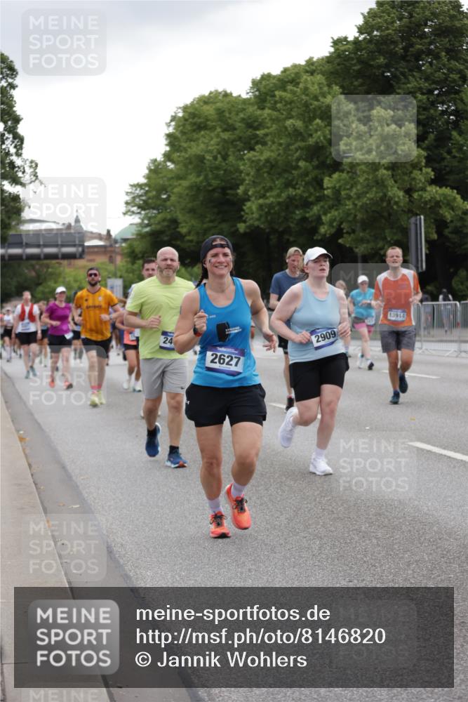 29.06.2025 - hella hamburg halbmarathon Jannik Wohlers http://msf.ph/oto/8146820 29.06.2025 10:48:02 Lombardsbrücke 1142, 1645, 2195, 2475, 2627, 2756, 2909, 3224, 3320, 3504, 3661, 4588, 5585, 5781, 6143, 7532, 8461, 8948, 9775, 9787, 10059, 10145, 12022, 12152, 12192, 12439, 12452, 12932, 13559, 13675, 13814, 13914, 15489, 15593, 15715, 16368, 16498, 16499, 16669, 16693, 16935, 16965, 17631, 17930, 18248, 18967 meine-sportfotos.de