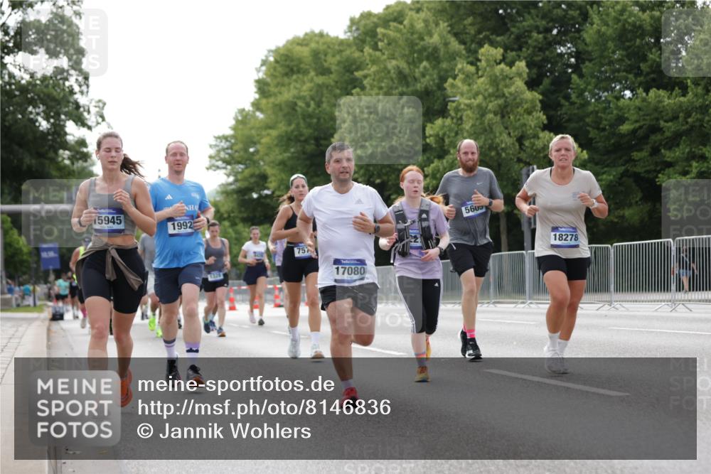 29.06.2025 - hella hamburg halbmarathon Jannik Wohlers http://msf.ph/oto/8146836 29.06.2025 10:11:16 Lombardsbrücke 1328, 1531, 1866, 1992, 3363, 4227, 5605, 7571, 8115, 8807, 8810, 9428, 10428, 11321, 11507, 12473, 13177, 13203, 13939, 14008, 14384, 15945, 17080, 17638, 17866, 18278 meine-sportfotos.de
