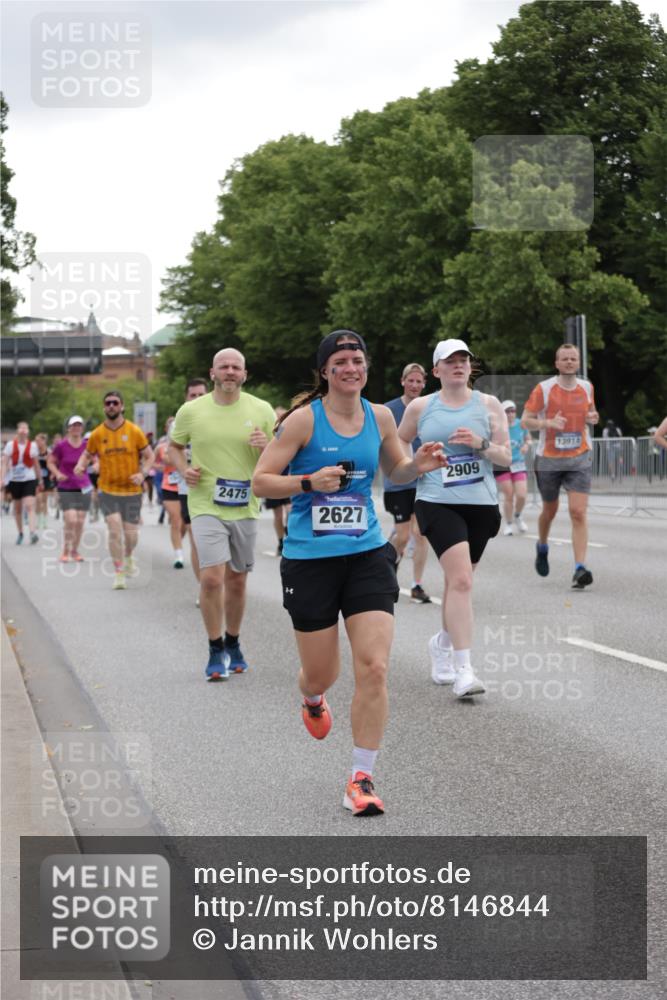 29.06.2025 - hella hamburg halbmarathon Jannik Wohlers http://msf.ph/oto/8146844 29.06.2025 10:48:02 Lombardsbrücke 1142, 1645, 2195, 2475, 2627, 2756, 2909, 3224, 3320, 3504, 3661, 4588, 5585, 5781, 6143, 7532, 8461, 8948, 9775, 9787, 10059, 10145, 12022, 12152, 12192, 12439, 12452, 12932, 13559, 13675, 13814, 13914, 15489, 15593, 15715, 16368, 16498, 16499, 16669, 16693, 16935, 16965, 17631, 17930, 18248, 18967 meine-sportfotos.de
