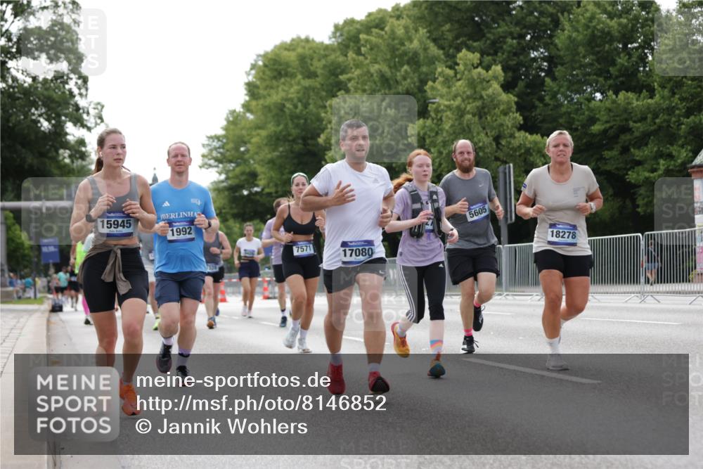 29.06.2025 - hella hamburg halbmarathon Jannik Wohlers http://msf.ph/oto/8146852 29.06.2025 10:11:17 Lombardsbrücke 1328, 1531, 1866, 1992, 3363, 4227, 5379, 5605, 7571, 8115, 8807, 8810, 9428, 10428, 11321, 11507, 12473, 13177, 13203, 13939, 14008, 14384, 15945, 17080, 17638, 17774, 17866, 18278 meine-sportfotos.de