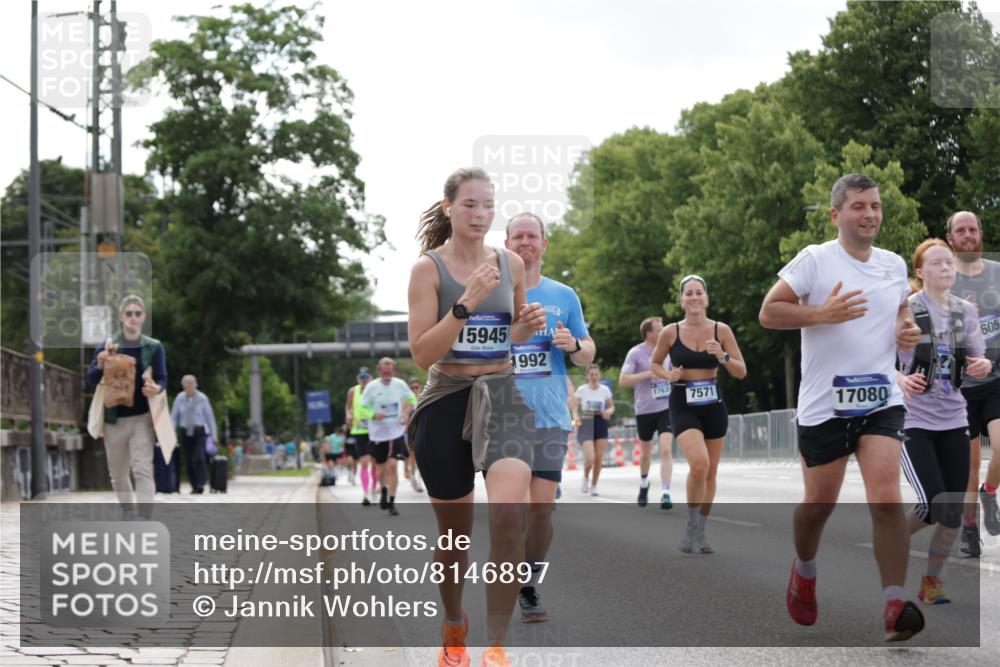 29.06.2025 - hella hamburg halbmarathon Jannik Wohlers http://msf.ph/oto/8146897 29.06.2025 10:11:17 Lombardsbrücke 1328, 1531, 1866, 1992, 3363, 4227, 5379, 5605, 7571, 8115, 8807, 8810, 9428, 10428, 11321, 11507, 12473, 13177, 13203, 13939, 14008, 14384, 15945, 17080, 17638, 17774, 17866, 18278 meine-sportfotos.de