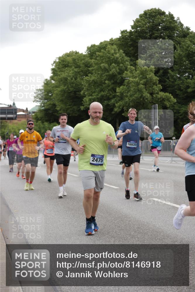 29.06.2025 - hella hamburg halbmarathon Jannik Wohlers http://msf.ph/oto/8146918 29.06.2025 10:48:03 Lombardsbrücke 1142, 1645, 2195, 2475, 2627, 2756, 2909, 3224, 3320, 3661, 4588, 5781, 6143, 7532, 8461, 8760, 8948, 9775, 9787, 10059, 12022, 12152, 12192, 12439, 12452, 12932, 13559, 13814, 13914, 15489, 15593, 15715, 16368, 16498, 16499, 16669, 16693, 16935, 16965, 17631, 17930, 18909, 18967 meine-sportfotos.de