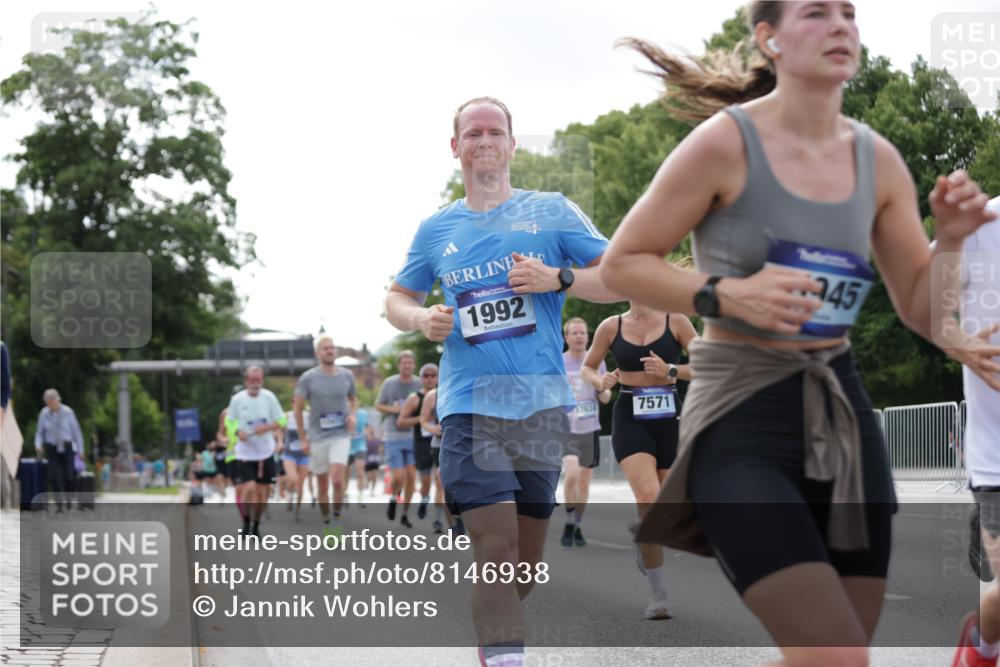 29.06.2025 - hella hamburg halbmarathon Jannik Wohlers http://msf.ph/oto/8146938 29.06.2025 10:11:18 Lombardsbrücke 1328, 1531, 1866, 1992, 3363, 4227, 5379, 5605, 7571, 8115, 8807, 8810, 9428, 10428, 11321, 11507, 12473, 13177, 13203, 13939, 14008, 14384, 15945, 17080, 17638, 17774, 17866, 18278 meine-sportfotos.de