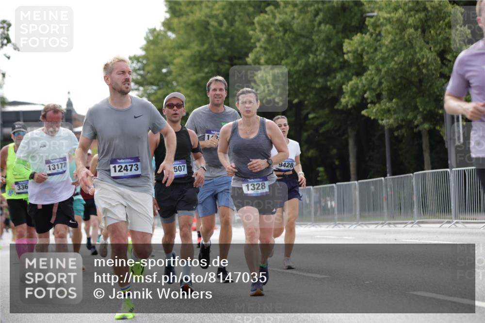 29.06.2025 - hella hamburg halbmarathon Jannik Wohlers http://msf.ph/oto/8147035 29.06.2025 10:11:20 Lombardsbrücke 1328, 1531, 1866, 1992, 3363, 4227, 5379, 5605, 7571, 8115, 8807, 8810, 9191, 9428, 10042, 10428, 11321, 11507, 12473, 13177, 13203, 13939, 13958, 14008, 14384, 15945, 17080, 17638, 17774, 17866, 18278 meine-sportfotos.de