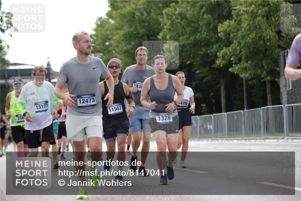 29.06.2025 - hella hamburg halbmarathon Jannik Wohlers http://msf.ph/oto/8147041 29.06.2025 10:11:20 Lombardsbrücke 1328, 1531, 1866, 1992, 3363, 4227, 5379, 5605, 7571, 8115, 8807, 8810, 9191, 9428, 10042, 10428, 11321, 11507, 12473, 13177, 13203, 13939, 13958, 14008, 14384, 15945, 17080, 17638, 17774, 17866, 18278 meine-sportfotos.de