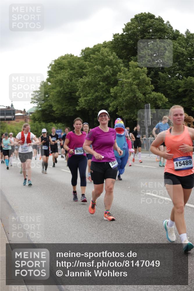 29.06.2025 - hella hamburg halbmarathon Jannik Wohlers http://msf.ph/oto/8147049 29.06.2025 10:48:08 Lombardsbrücke 1142, 1167, 1584, 2195, 2475, 2627, 2716, 2909, 3224, 3661, 7947, 7948, 8461, 8719, 8760, 8948, 9787, 10059, 10204, 12022, 12152, 12192, 12452, 13559, 13814, 13845, 13914, 15489, 15593, 15715, 16368, 16498, 16499, 16669, 16693, 16701, 16935, 17631, 17930, 18282, 18496, 18909, 18967, 19024, 19083, 19135 meine-sportfotos.de