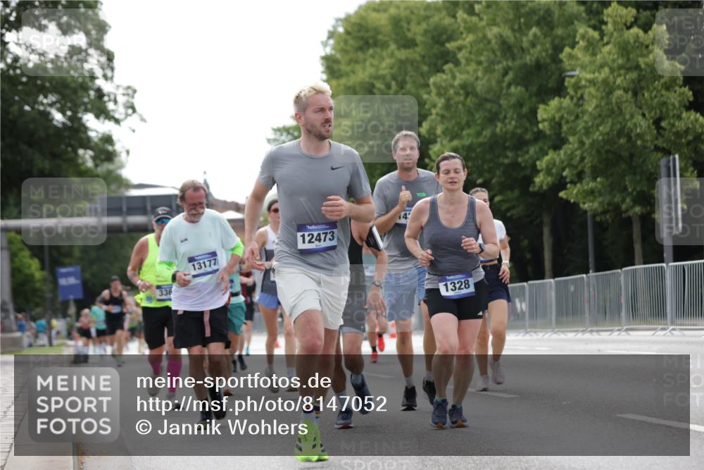 29.06.2025 - hella hamburg halbmarathon Jannik Wohlers http://msf.ph/oto/8147052 29.06.2025 10:11:21 Lombardsbrücke 1328, 1531, 1866, 1992, 3363, 4227, 5379, 5605, 7571, 8115, 8807, 8810, 9191, 9428, 10042, 10428, 11507, 11917, 12473, 13177, 13203, 13958, 14384, 15945, 17080, 17638, 17774, 17866, 18278 meine-sportfotos.de