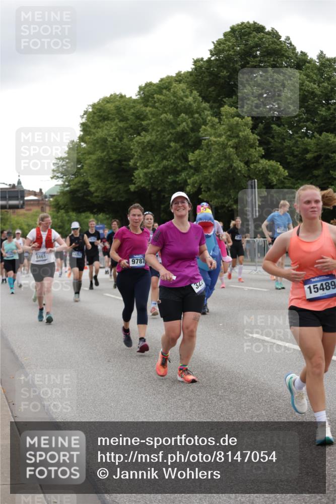 29.06.2025 - hella hamburg halbmarathon Jannik Wohlers http://msf.ph/oto/8147054 29.06.2025 10:48:08 Lombardsbrücke 1142, 1167, 1584, 2195, 2475, 2627, 2716, 2909, 3224, 3661, 7947, 7948, 8461, 8719, 8760, 8948, 9787, 10059, 10204, 12022, 12152, 12192, 12452, 13559, 13814, 13845, 13914, 15489, 15593, 15715, 16368, 16498, 16499, 16669, 16693, 16701, 16935, 17631, 17930, 18282, 18496, 18909, 18967, 19024, 19083, 19135 meine-sportfotos.de