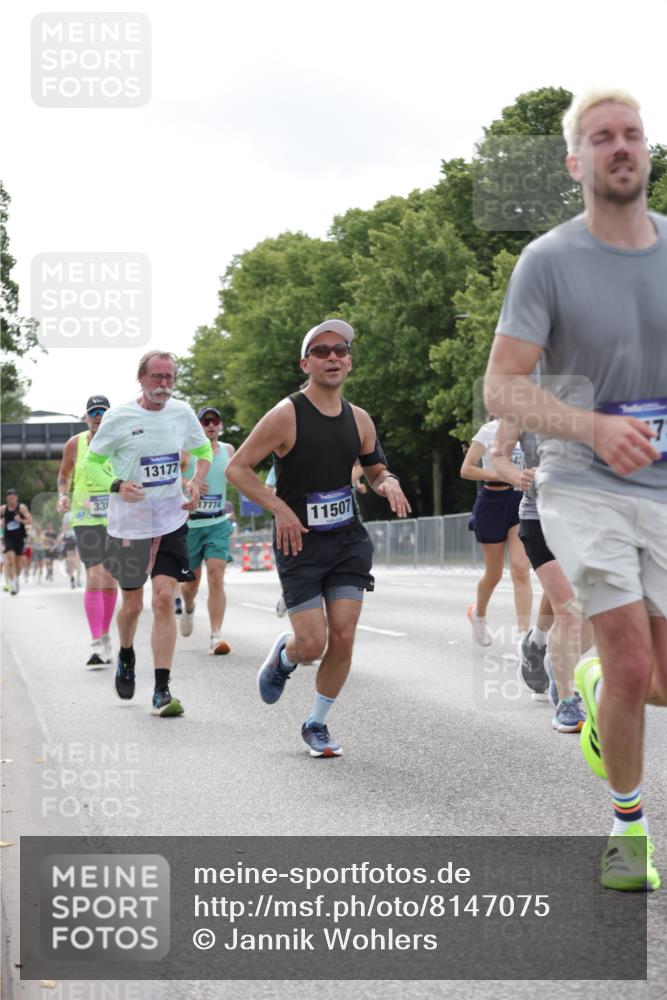29.06.2025 - hella hamburg halbmarathon Jannik Wohlers http://msf.ph/oto/8147075 29.06.2025 10:11:23 Lombardsbrücke 1328, 1531, 1992, 3363, 4227, 5379, 5605, 7571, 8807, 8810, 9191, 9428, 10042, 10428, 11507, 11917, 12473, 13177, 13203, 13958, 14384, 15945, 17080, 17638, 17774, 17866, 18261, 18278 meine-sportfotos.de