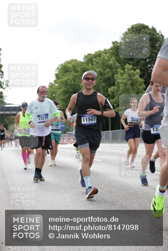 29.06.2025 - hella hamburg halbmarathon Jannik Wohlers http://msf.ph/oto/8147098 29.06.2025 10:11:23 Lombardsbrücke 1328, 1531, 1992, 3363, 4227, 5379, 5605, 7571, 8807, 8810, 9191, 9428, 10042, 10428, 11507, 11917, 12473, 13177, 13203, 13958, 14384, 15945, 17080, 17638, 17774, 17866, 18261, 18278 meine-sportfotos.de