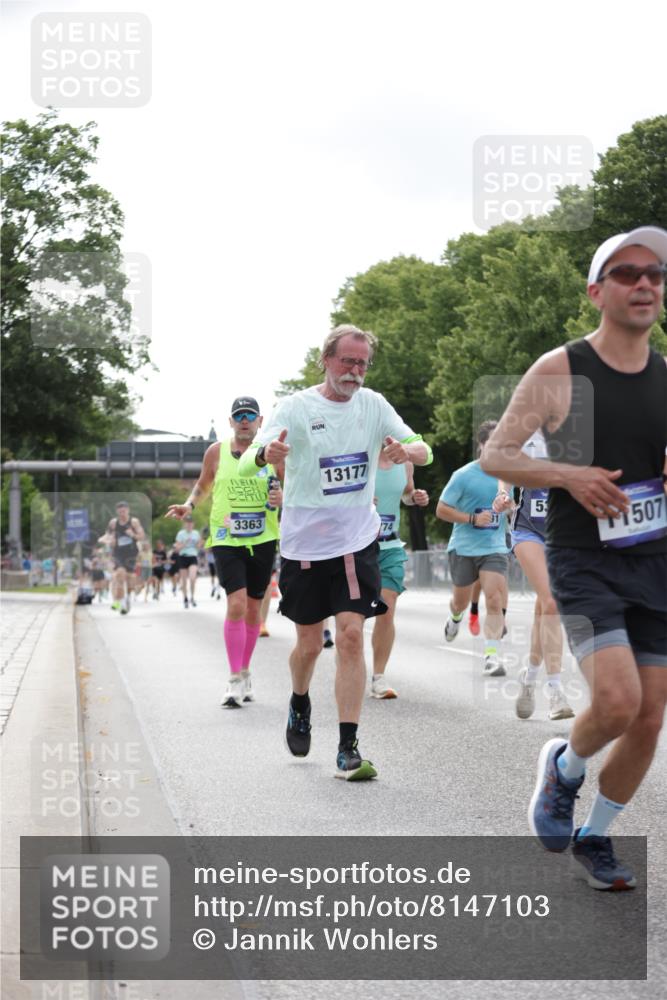 29.06.2025 - hella hamburg halbmarathon Jannik Wohlers http://msf.ph/oto/8147103 29.06.2025 10:11:23 Lombardsbrücke 1328, 1531, 1992, 3363, 4227, 5379, 5605, 7571, 8807, 8810, 9191, 9428, 10042, 10428, 11507, 11917, 12473, 13177, 13203, 13958, 14384, 15945, 17080, 17638, 17774, 17866, 18261, 18278 meine-sportfotos.de