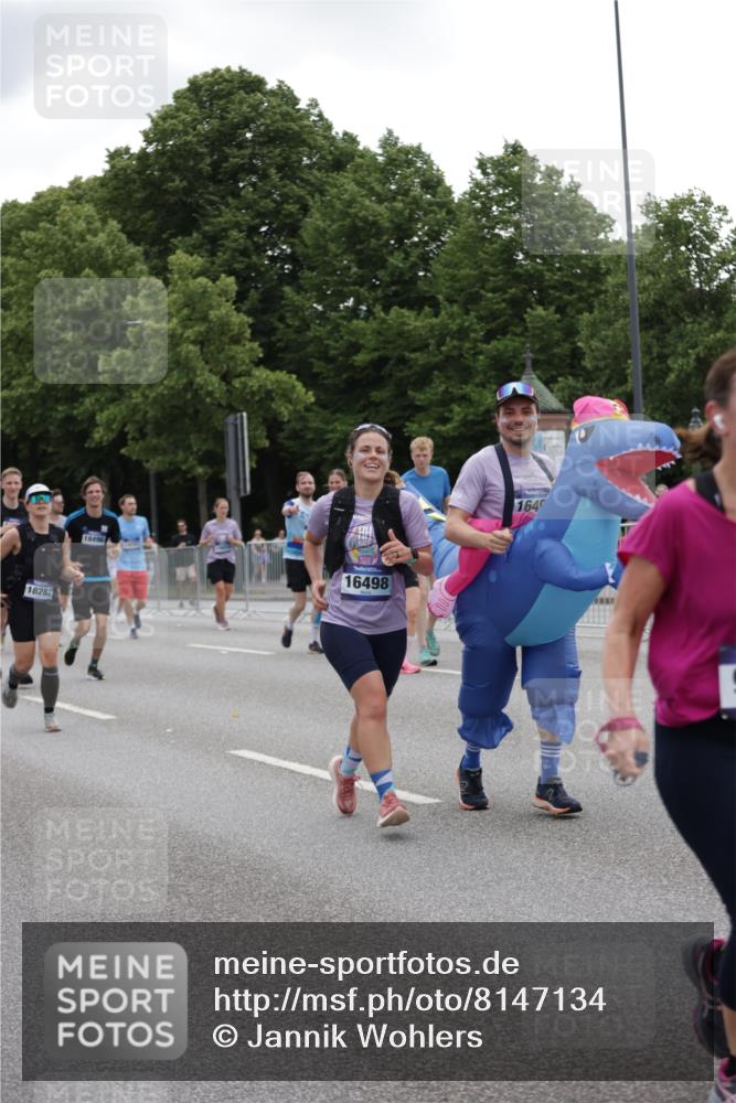 29.06.2025 - hella hamburg halbmarathon Jannik Wohlers http://msf.ph/oto/8147134 29.06.2025 10:48:11 Lombardsbrücke 1142, 1167, 1584, 2195, 2437, 2438, 2475, 2627, 2716, 2909, 3224, 3661, 5010, 7203, 7947, 7948, 8461, 8719, 8760, 9787, 10059, 10204, 10366, 10654, 11776, 12022, 12152, 12452, 13559, 13814, 13845, 13914, 15489, 15593, 15715, 15833, 16498, 16499, 16669, 16693, 16701, 16935, 16974, 17631, 17930, 18282, 18496, 18909, 18967, 19024, 19083, 19135 meine-sportfotos.de