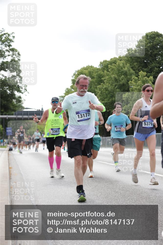 29.06.2025 - hella hamburg halbmarathon Jannik Wohlers http://msf.ph/oto/8147137 29.06.2025 10:11:24 Lombardsbrücke 1328, 1531, 1992, 3363, 4227, 5379, 5605, 7571, 9191, 9428, 10042, 10409, 10428, 11507, 11917, 12473, 13177, 13203, 13542, 13958, 14384, 15945, 17080, 17638, 17774, 17866, 18261, 18278, 18395 meine-sportfotos.de