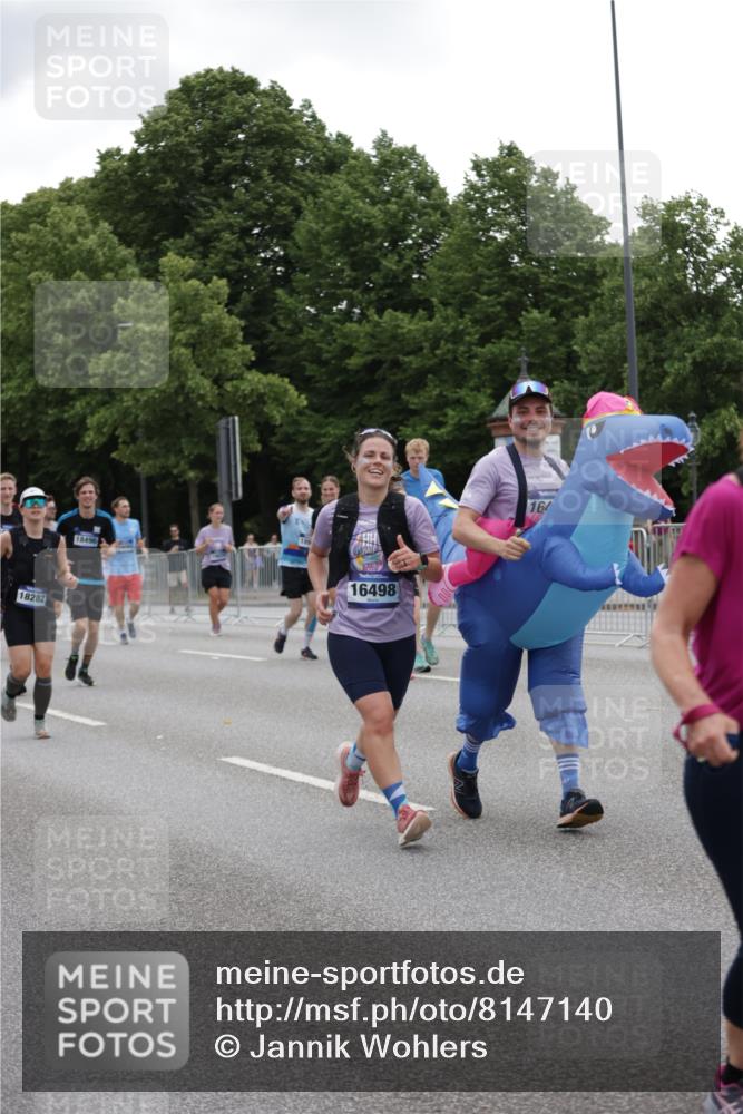 29.06.2025 - hella hamburg halbmarathon Jannik Wohlers http://msf.ph/oto/8147140 29.06.2025 10:48:11 Lombardsbrücke 1142, 1167, 1584, 2195, 2437, 2438, 2475, 2627, 2716, 2909, 3224, 3661, 5010, 7203, 7947, 7948, 8461, 8719, 8760, 9787, 10059, 10204, 10366, 10654, 11776, 12022, 12152, 12452, 13559, 13814, 13845, 13914, 15489, 15593, 15715, 15833, 16498, 16499, 16669, 16693, 16701, 16935, 16974, 17631, 17930, 18282, 18496, 18909, 18967, 19024, 19083, 19135 meine-sportfotos.de