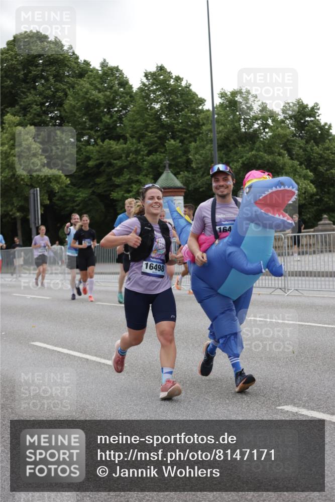 29.06.2025 - hella hamburg halbmarathon Jannik Wohlers http://msf.ph/oto/8147171 29.06.2025 10:48:11 Lombardsbrücke 1142, 1167, 1584, 2195, 2437, 2438, 2475, 2627, 2716, 2909, 3224, 3661, 5010, 7203, 7947, 7948, 8461, 8719, 8760, 9787, 10059, 10204, 10366, 10654, 11776, 12022, 12152, 12452, 13559, 13814, 13845, 13914, 15489, 15593, 15715, 15833, 16498, 16499, 16669, 16693, 16701, 16935, 16974, 17631, 17930, 18282, 18496, 18909, 18967, 19024, 19083, 19135 meine-sportfotos.de