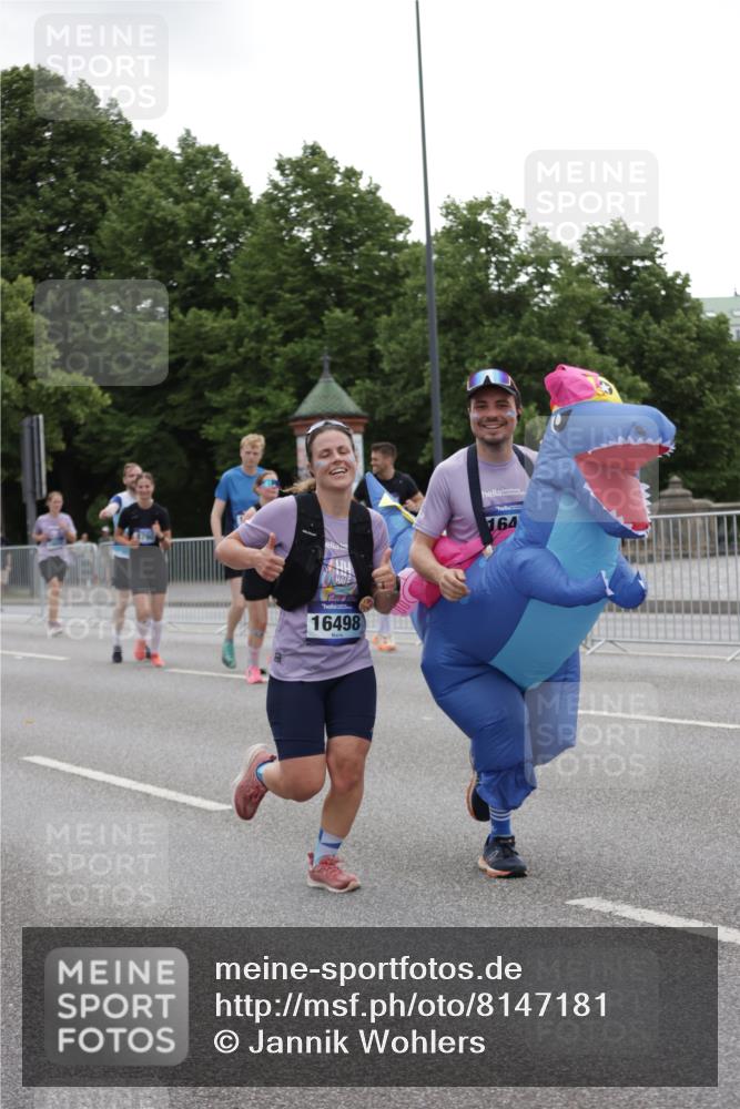 29.06.2025 - hella hamburg halbmarathon Jannik Wohlers http://msf.ph/oto/8147181 29.06.2025 10:48:11 Lombardsbrücke 1142, 1167, 1584, 2195, 2437, 2438, 2475, 2627, 2716, 2909, 3224, 3661, 5010, 7203, 7947, 7948, 8461, 8719, 8760, 9787, 10059, 10204, 10366, 10654, 11776, 12022, 12152, 12452, 13559, 13814, 13845, 13914, 15489, 15593, 15715, 15833, 16498, 16499, 16669, 16693, 16701, 16935, 16974, 17631, 17930, 18282, 18496, 18909, 18967, 19024, 19083, 19135 meine-sportfotos.de