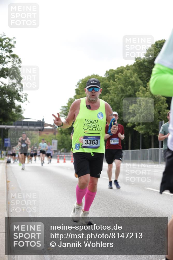 29.06.2025 - hella hamburg halbmarathon Jannik Wohlers http://msf.ph/oto/8147213 29.06.2025 10:11:25 Lombardsbrücke 1328, 1531, 1992, 3363, 4227, 5379, 5605, 7571, 9191, 9428, 10042, 10409, 10428, 11507, 11537, 11917, 12473, 13177, 13203, 13542, 13958, 14384, 15945, 17080, 17638, 17774, 17866, 18261, 18278, 18395 meine-sportfotos.de
