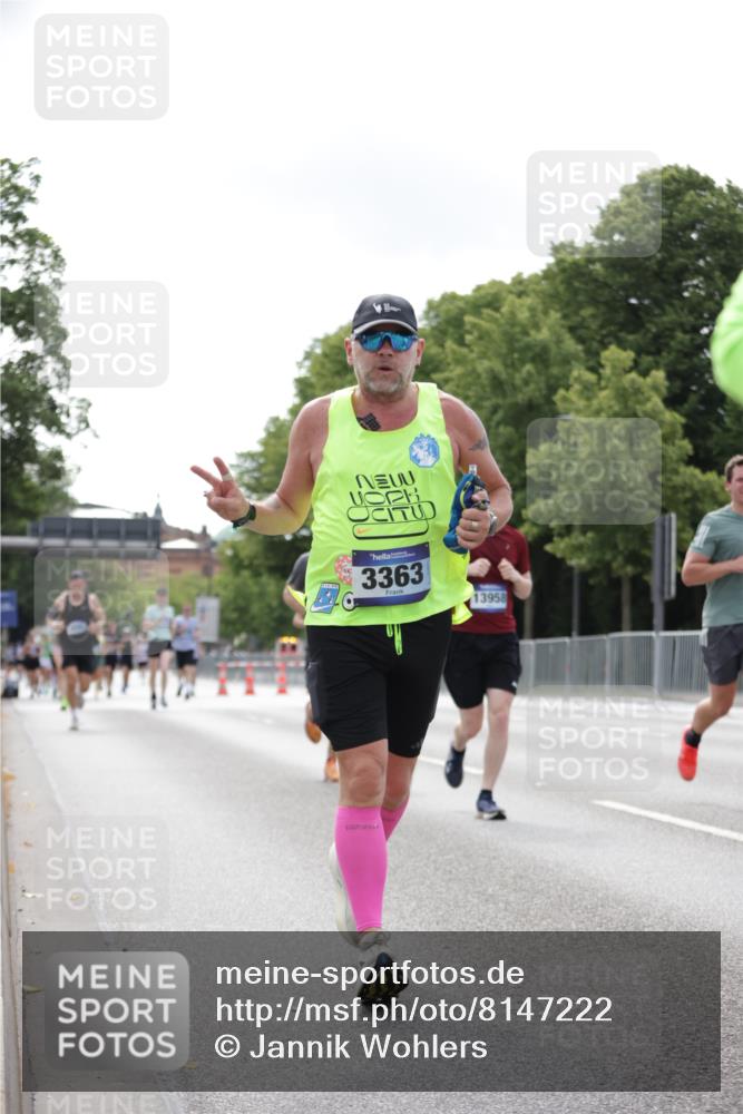 29.06.2025 - hella hamburg halbmarathon Jannik Wohlers http://msf.ph/oto/8147222 29.06.2025 10:11:26 Lombardsbrücke 1328, 1531, 1992, 3363, 4227, 5379, 5605, 7571, 9191, 9428, 10042, 10409, 10428, 11507, 11537, 11917, 12473, 13177, 13203, 13542, 13958, 14384, 15945, 17080, 17638, 17774, 17866, 18261, 18278, 18395 meine-sportfotos.de