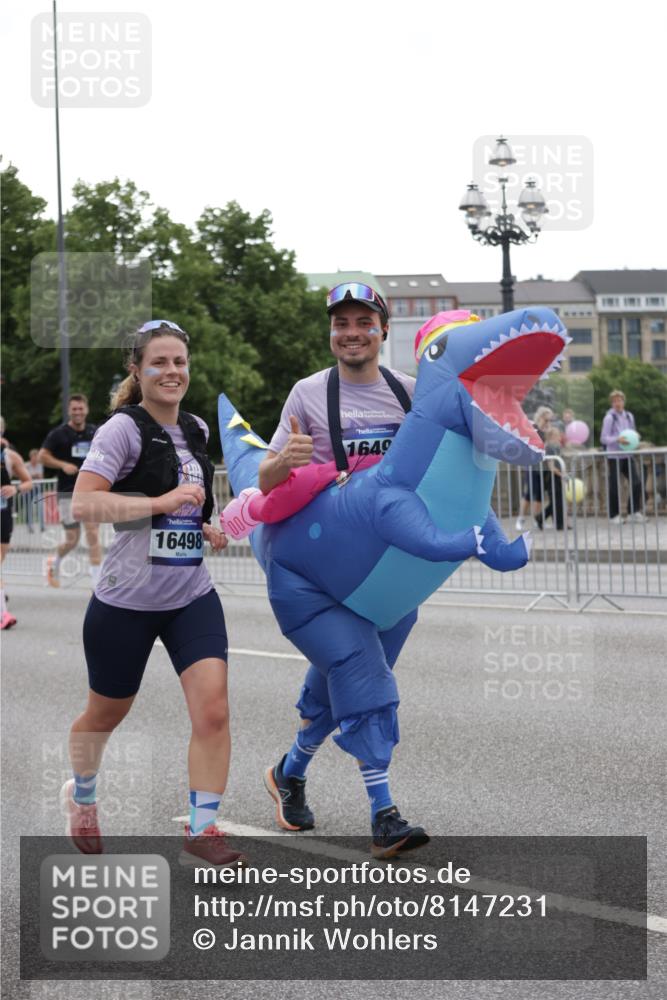 29.06.2025 - hella hamburg halbmarathon Jannik Wohlers http://msf.ph/oto/8147231 29.06.2025 10:48:12 Lombardsbrücke 1142, 1167, 1584, 2437, 2438, 2627, 2716, 3224, 3661, 5010, 7203, 7947, 7948, 8461, 8719, 8760, 9787, 10059, 10204, 10366, 10654, 10656, 11762, 11776, 12152, 12452, 13814, 13845, 13914, 15489, 15593, 15715, 15833, 16498, 16499, 16669, 16693, 16701, 16935, 16974, 17631, 17930, 18282, 18496, 18909, 18967, 19024, 19083, 19135 meine-sportfotos.de