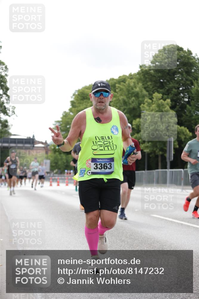29.06.2025 - hella hamburg halbmarathon Jannik Wohlers http://msf.ph/oto/8147232 29.06.2025 10:11:26 Lombardsbrücke 1328, 1531, 1992, 3363, 4227, 5379, 5605, 7571, 9191, 9428, 10042, 10409, 10428, 11507, 11537, 11917, 12473, 13177, 13203, 13542, 13958, 14384, 15945, 17080, 17638, 17774, 17866, 18261, 18278, 18395 meine-sportfotos.de