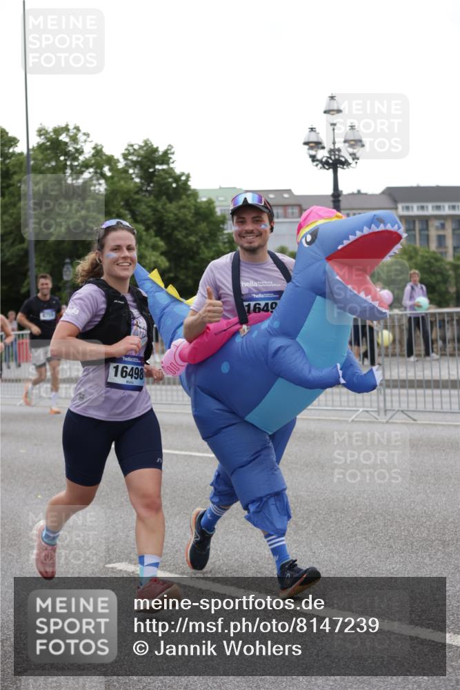 29.06.2025 - hella hamburg halbmarathon Jannik Wohlers http://msf.ph/oto/8147239 29.06.2025 10:48:12 Lombardsbrücke 1142, 1167, 1584, 2437, 2438, 2627, 2716, 3224, 3661, 5010, 7203, 7947, 7948, 8461, 8719, 8760, 9787, 10059, 10204, 10366, 10654, 10656, 11762, 11776, 12152, 12452, 13814, 13845, 13914, 15489, 15593, 15715, 15833, 16498, 16499, 16669, 16693, 16701, 16935, 16974, 17631, 17930, 18282, 18496, 18909, 18967, 19024, 19083, 19135 meine-sportfotos.de