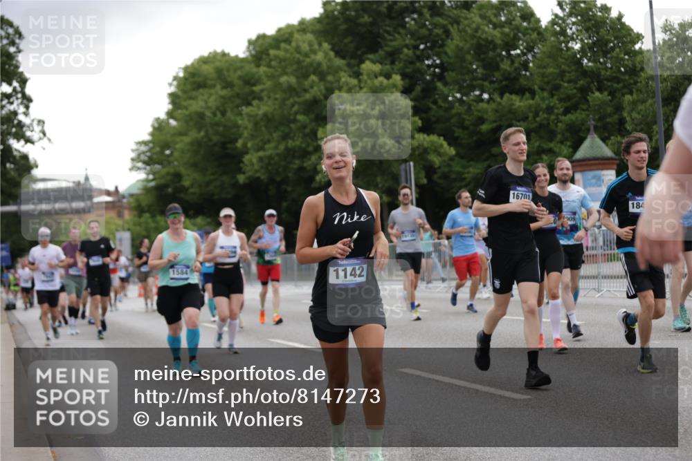 29.06.2025 - hella hamburg halbmarathon Jannik Wohlers http://msf.ph/oto/8147273 29.06.2025 10:48:14 Lombardsbrücke 1142, 1167, 1584, 2437, 2438, 2716, 3224, 3661, 5010, 7203, 7947, 7948, 8461, 8719, 8760, 9787, 10059, 10204, 10366, 10654, 10656, 11364, 11365, 11762, 11776, 13814, 13845, 13914, 15489, 15593, 15715, 15833, 16042, 16498, 16499, 16701, 16935, 16974, 17631, 18282, 18496, 18909, 18967, 19024, 19083, 19135 meine-sportfotos.de
