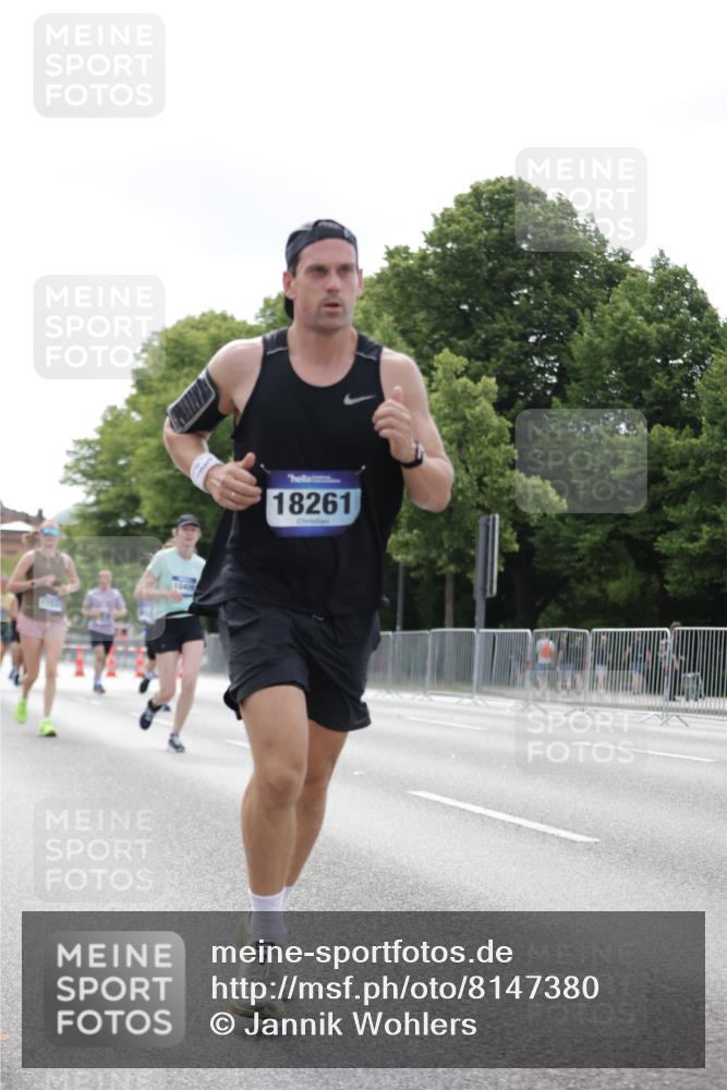 29.06.2025 - hella hamburg halbmarathon Jannik Wohlers http://msf.ph/oto/8147380 29.06.2025 10:11:32 Lombardsbrücke 1328, 1992, 3363, 5379, 5605, 7571, 9191, 9428, 10042, 10409, 11507, 11525, 11537, 11581, 11917, 12473, 13171, 13177, 13542, 13958, 14196, 14384, 15137, 16976, 17638, 17774, 18261, 18395, 18655 meine-sportfotos.de