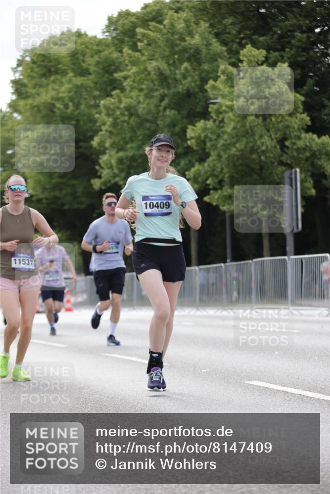 29.06.2025 - hella hamburg halbmarathon Jannik Wohlers http://msf.ph/oto/8147409 29.06.2025 10:11:34 Lombardsbrücke 5379, 9191, 10042, 10409, 11507, 11525, 11537, 11581, 11917, 12473, 13171, 13542, 13958, 14196, 14384, 15137, 16976, 17638, 17774, 18261, 18395, 18655 meine-sportfotos.de